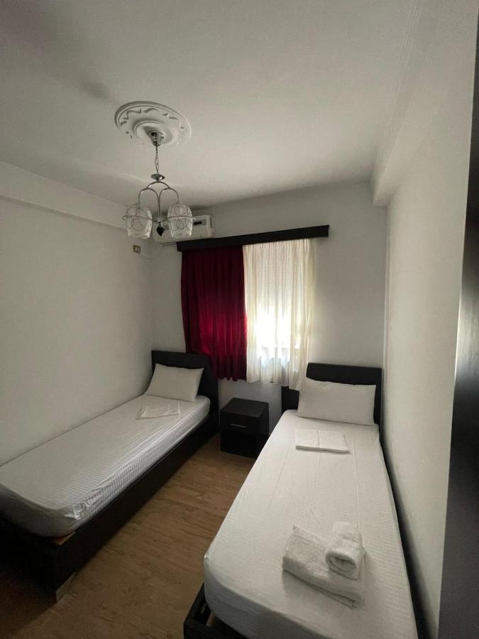 Centre Hotel Берат Екстериор снимка