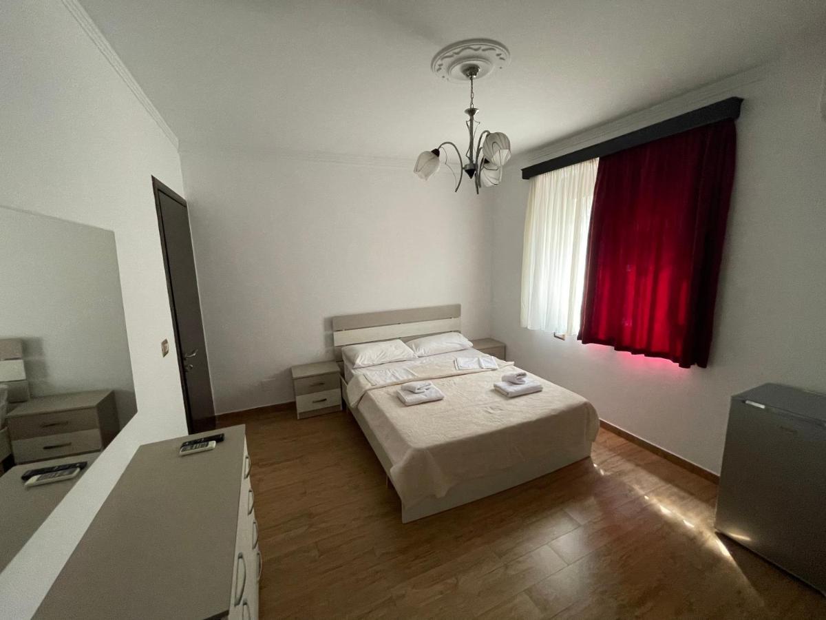 Centre Hotel Берат Екстериор снимка